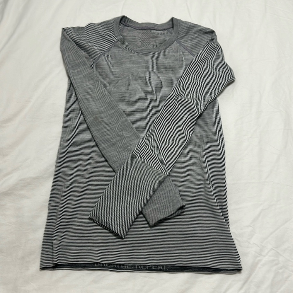 Lululemon long sleeve black white stripes size 6